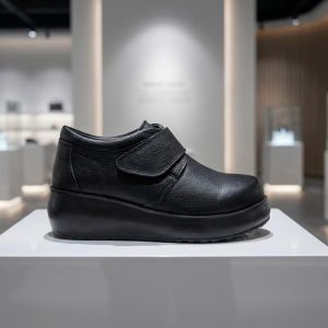 کفش زنانه چرم نیم بوت اسمارتین